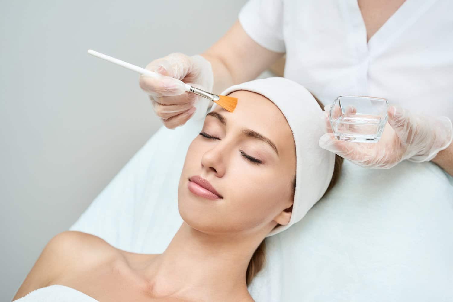 Cómo se hace un peeling facial | Toskani